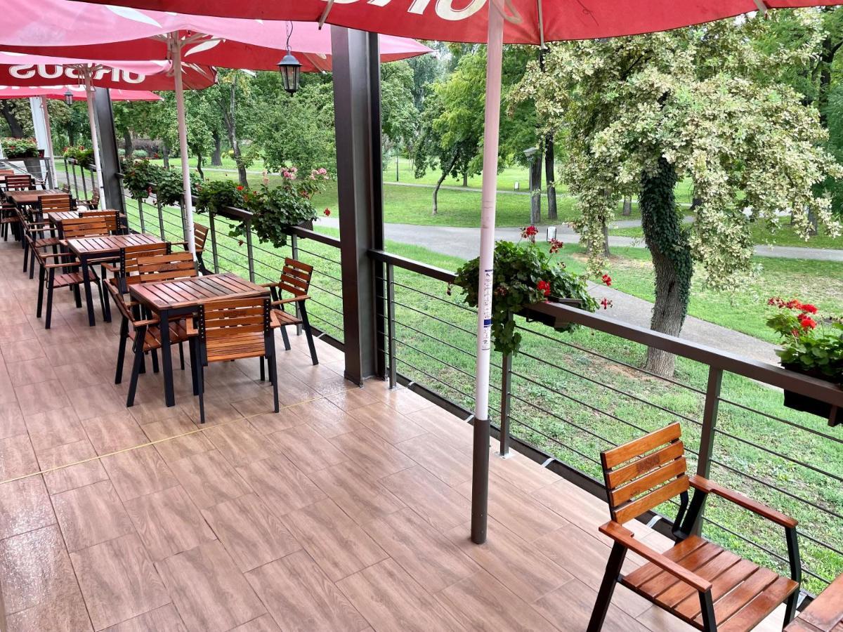 NH Timisoara Hotel Bagian luar foto
