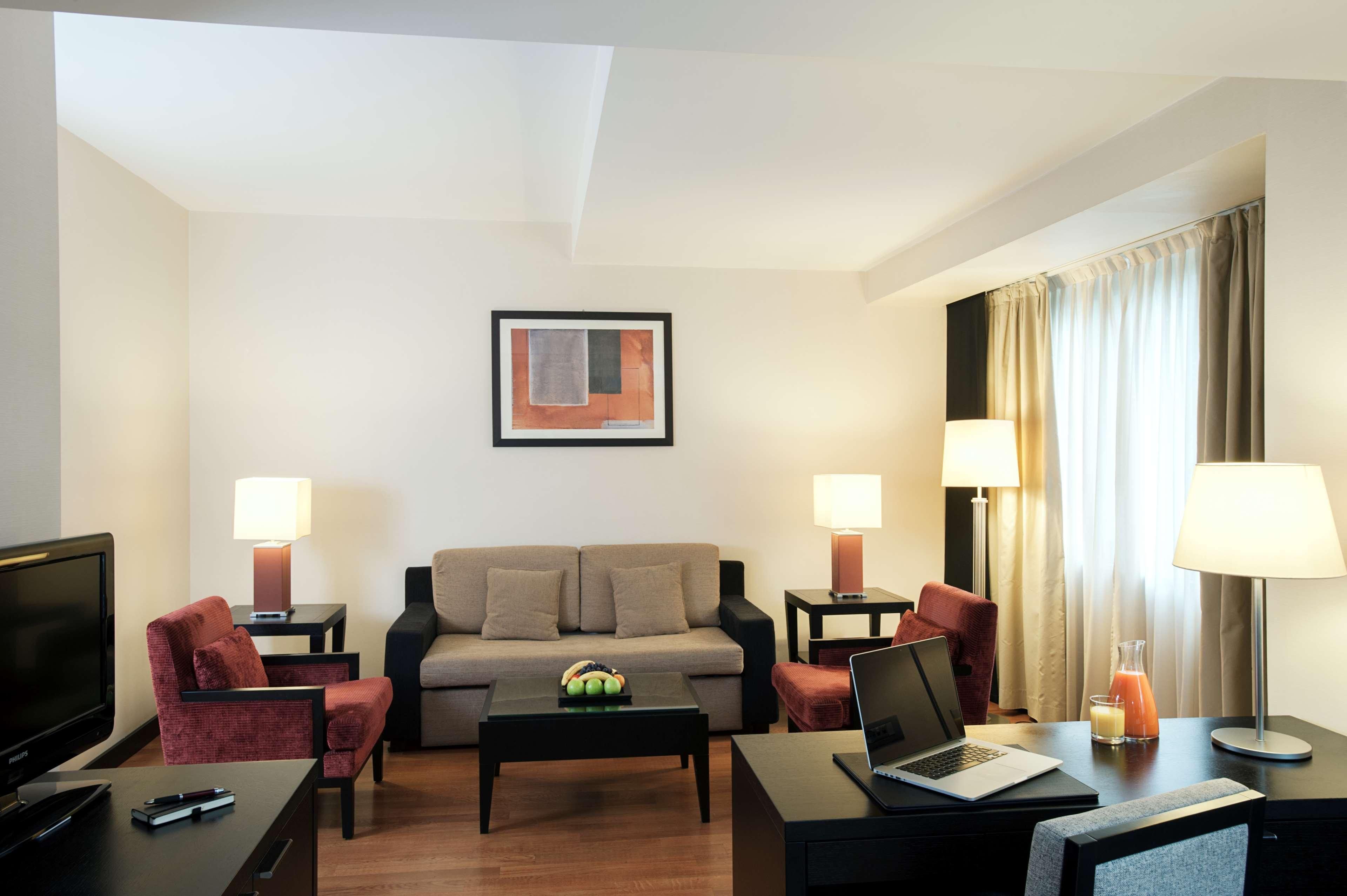 NH Timisoara Hotel Bagian luar foto