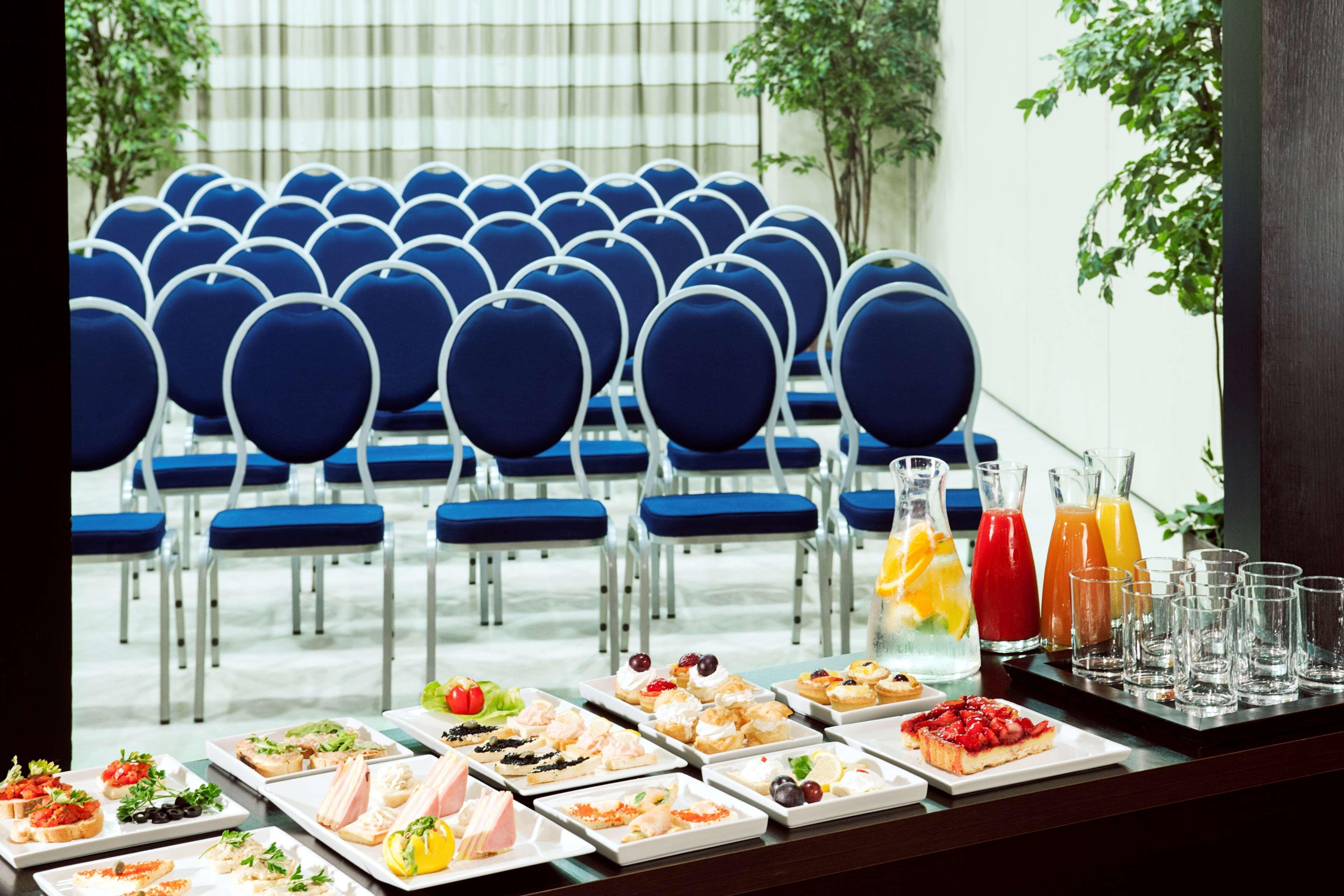 NH Timisoara Hotel Bagian luar foto