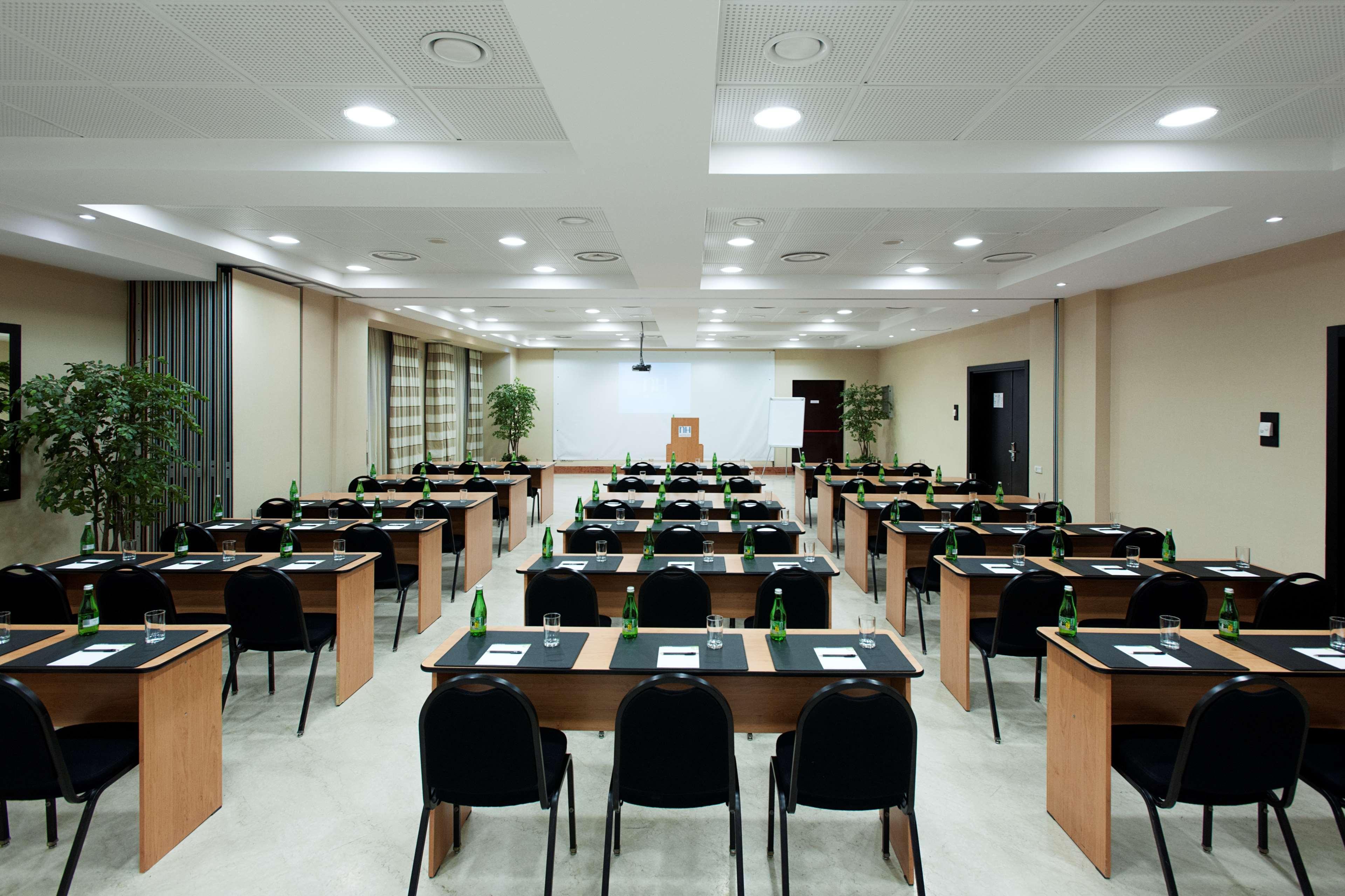 NH Timisoara Hotel Bagian luar foto