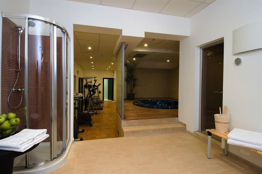 NH Timisoara Hotel Bagian luar foto