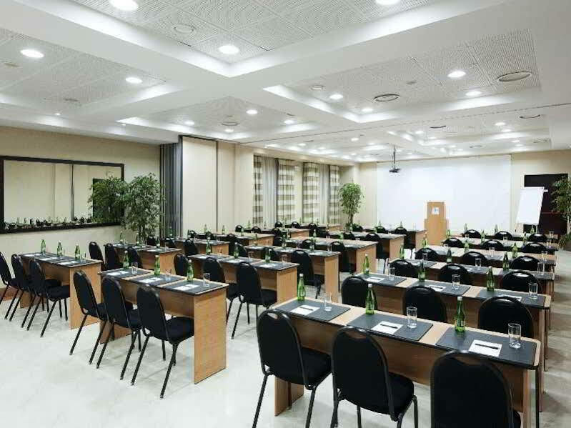 NH Timisoara Hotel Bagian luar foto